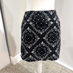 Black and White Patterned Women's skort